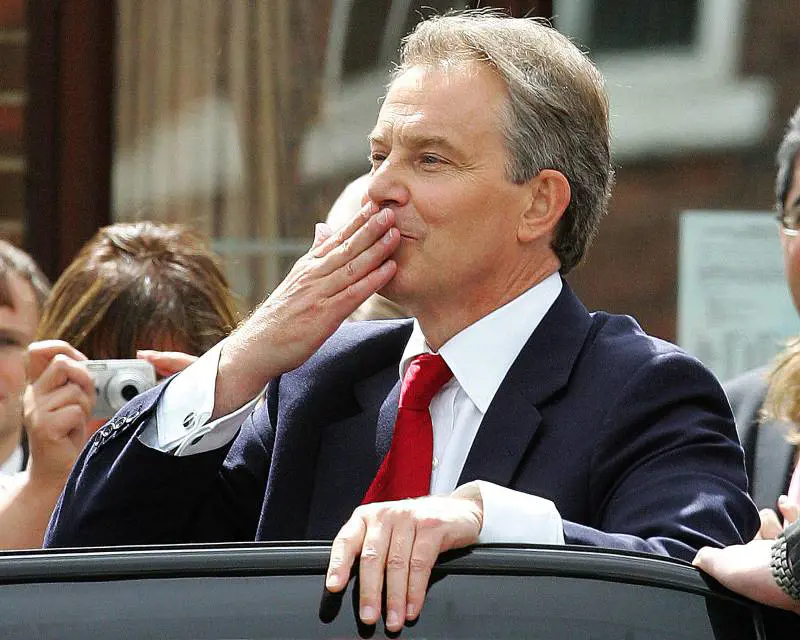 L'addio di Tony Blair 
dopo dieci anni: 
"Lascio il 27 giugno"
