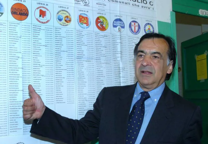 Orlando chiede l'annullamento del voto: "Ci sono stati brogli". Fi: "Rispetti gli elettori"