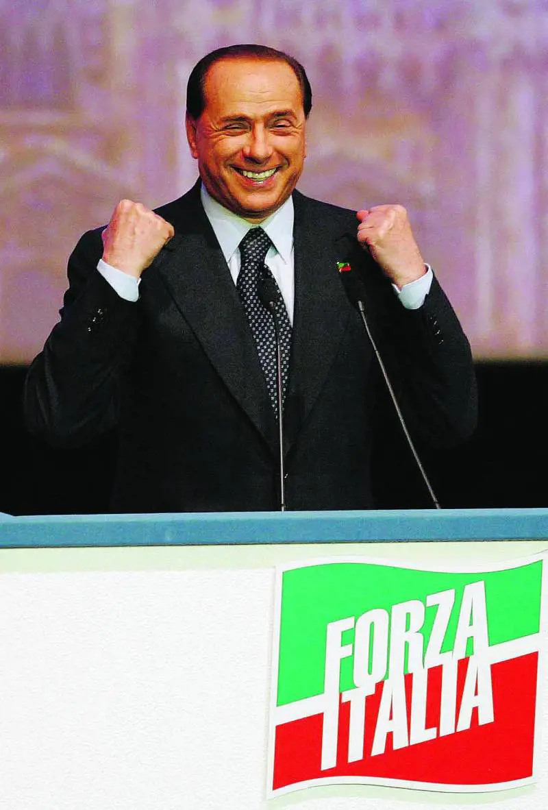 Berlusconi: "Dal voto nell’isola un’intimazione di sfratto a Prodi"