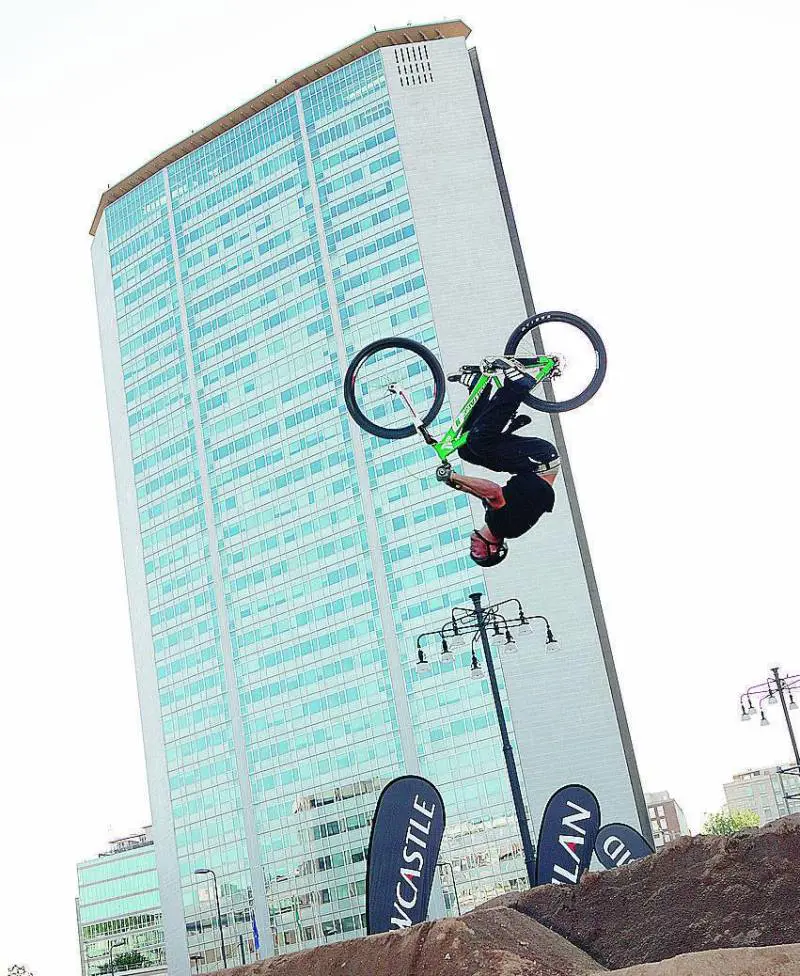 I bikers incantano il pubblico di Milano