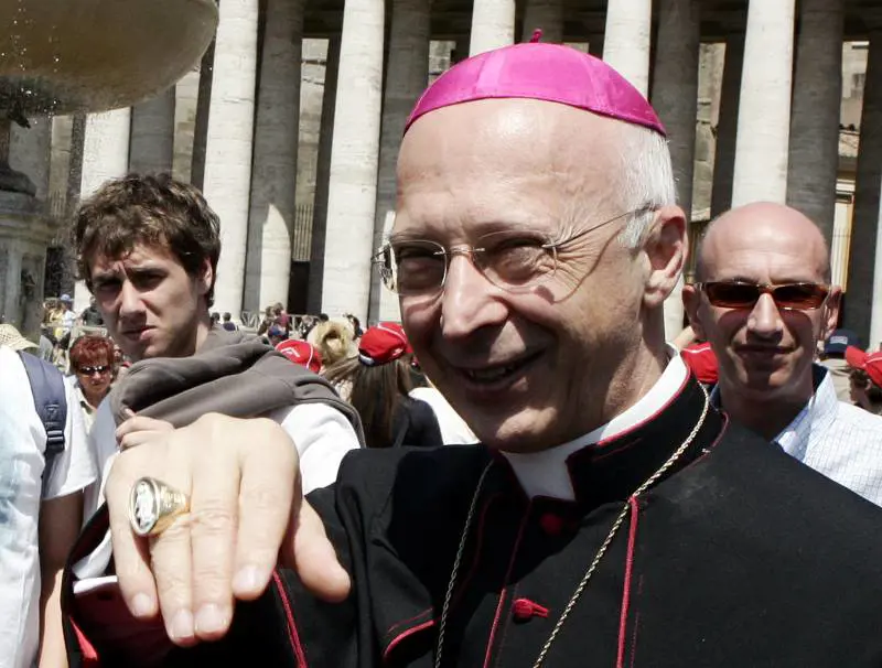 Bagnasco: "Politici, non ignorate il Family day. Italia paese sempre più povero"