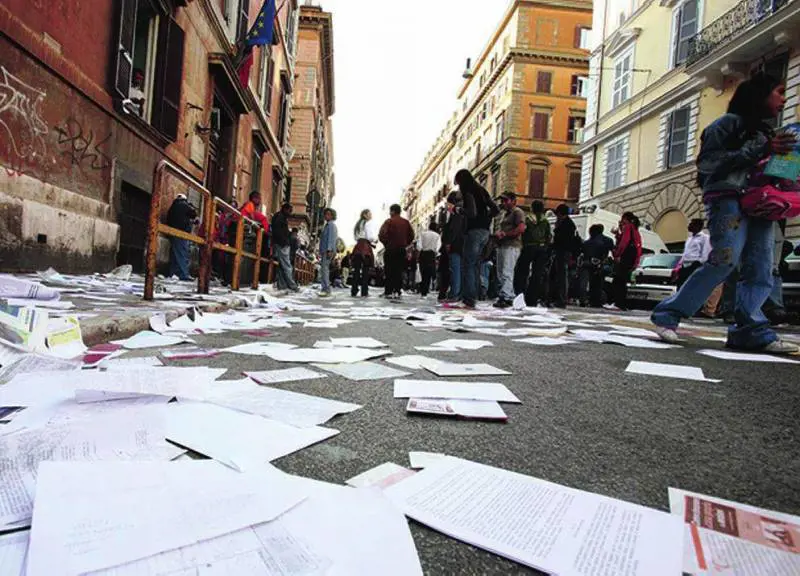 Okkupazione e vandalismi: Action si prende un municipio