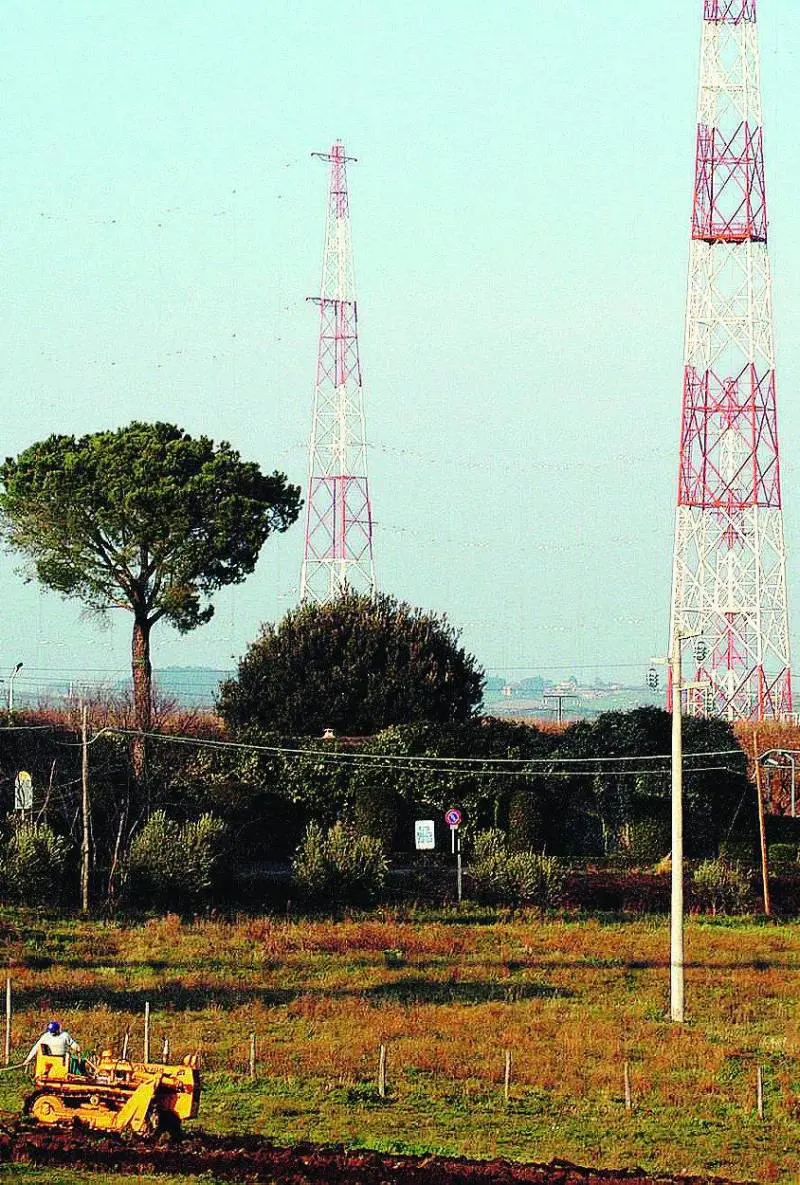 I giudici: «Lelettrosmog in Italia non è reato» Assolta Radio Vaticana