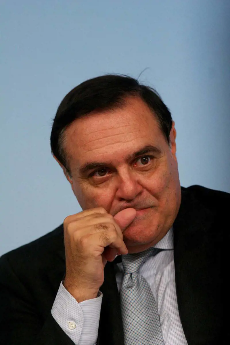 Mastella incontra l’Udc: "Sostegno alla Gdf". Bertinotti: Prodi rischia