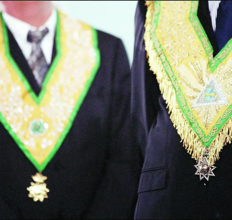 Massoneria, tutti i politici nellinchiesta