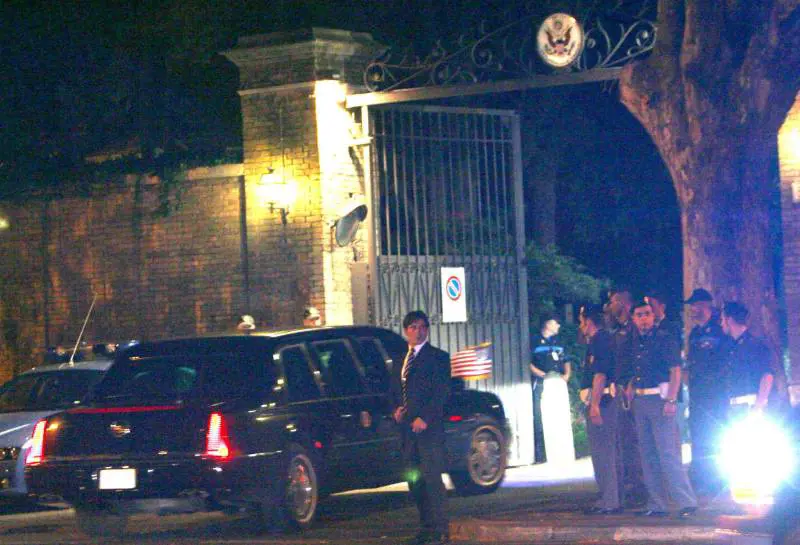 Bush arrivato ieri sera, una fuga di gas rallenta il corteo