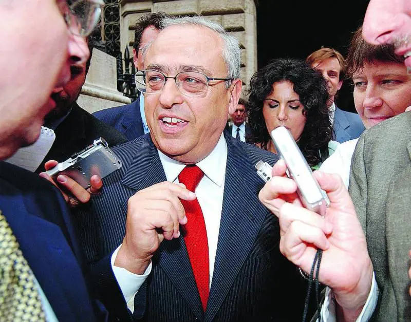 In Borsa scoppia la guerra del mattone