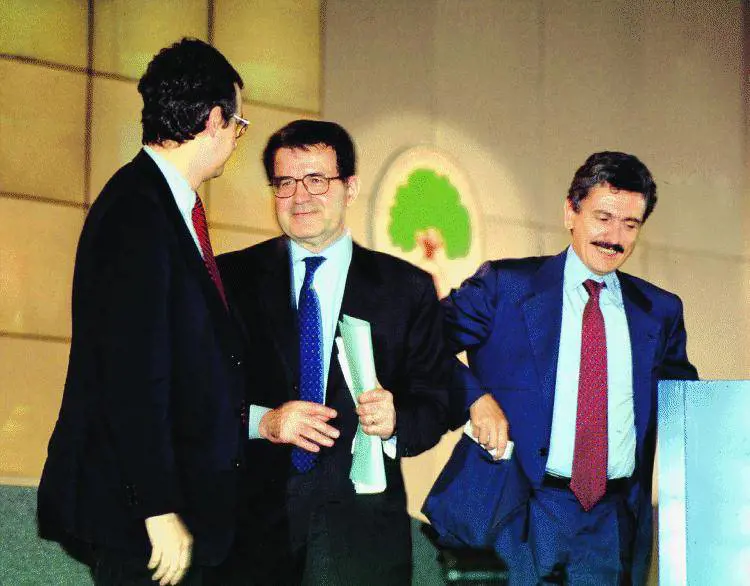 Prodi: «Pensioni, tempi brevi» Berlusconi: cede agli estremisti