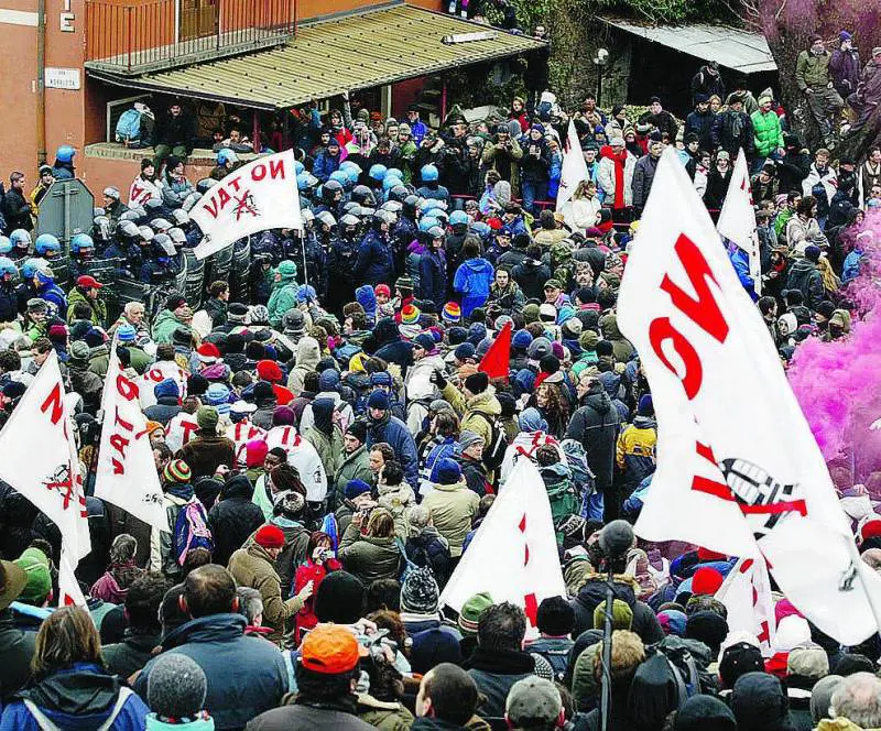 Tav, il governo cambia il tracciato per accontentare i no global