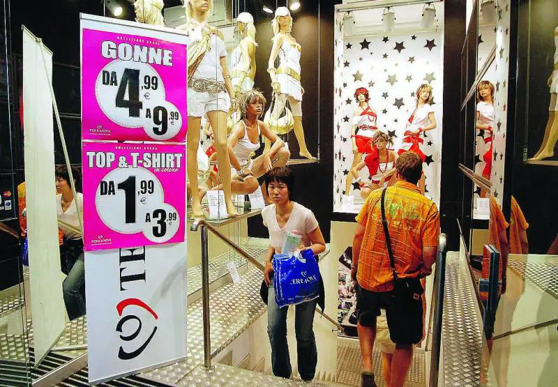 La notte dei saldi illumina anche Chinatown