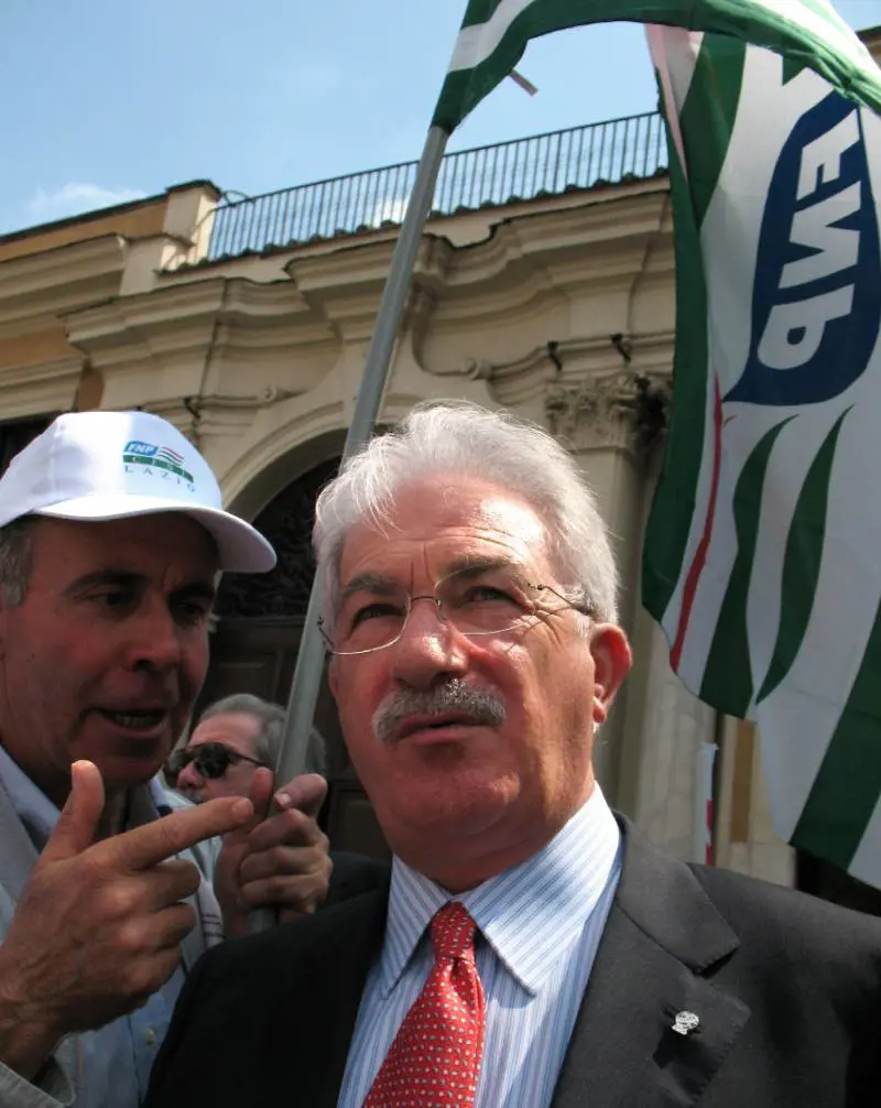 Bonanni: "Cinismo indecente ora basta con i ministri tifosi"