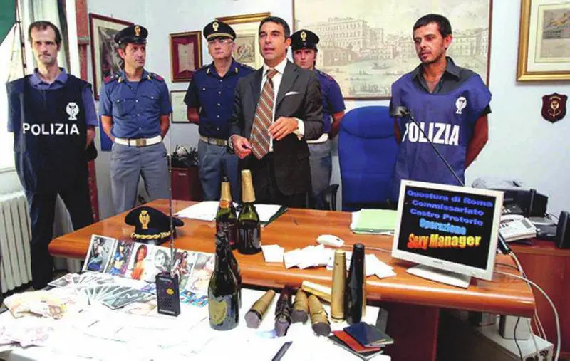 Maxi sequestro di merce taroccata a Fiumicino