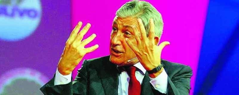 La procura: Bassolino va processato per i rifiuti