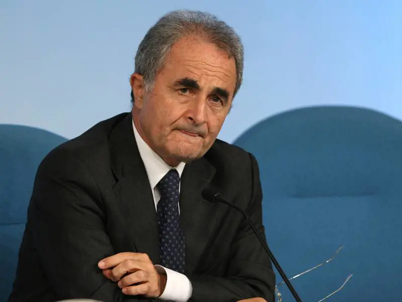 Pd, scoppia la polemica 
tra Parisi e Veltroni