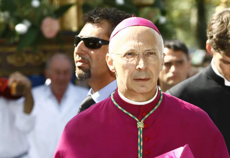 Bagnasco: "Si riconosca l'opera sociale  
svolta quotidianamente dalla Chiesa"