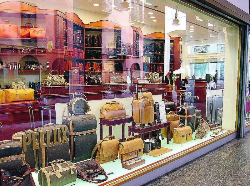 In viaggio con Pellux «Larte di fare le valigie»