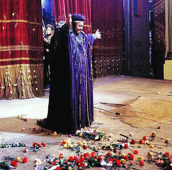 Concorso per Pavarotti: chi vince canterà alla Scala