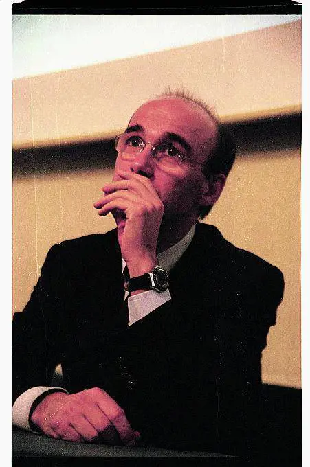 Soru si fa una legge ad personam per risolvere il conflitto dinteressi