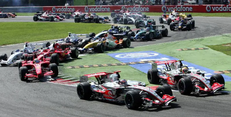 Hamilton: "Alonso davanti a me? Non mi preoccupa"