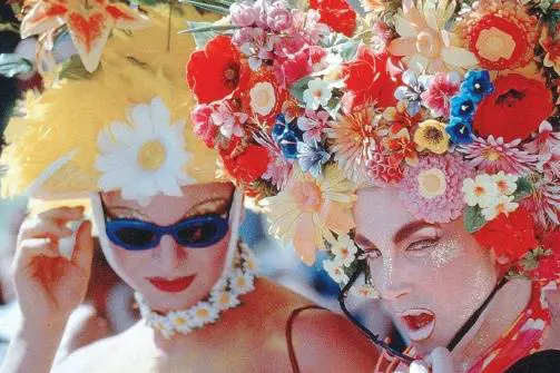 Ma com’è buono il comunista con i trans