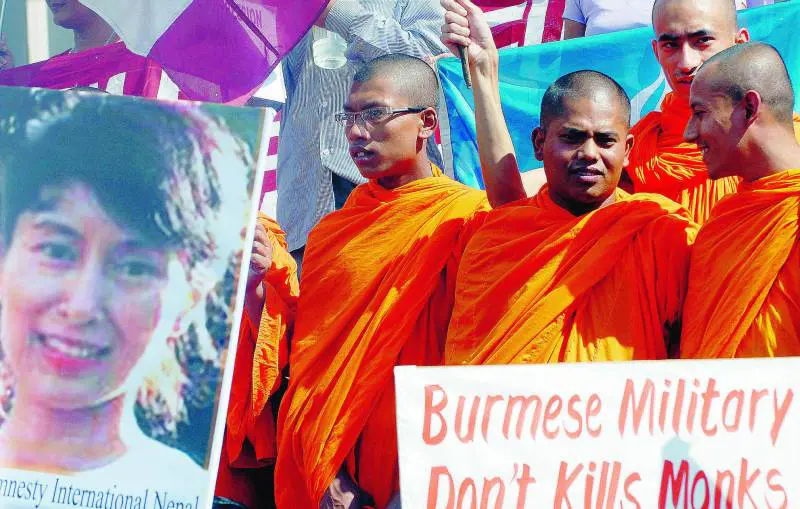 "Noi monaci non rinunceremo alla protesta"