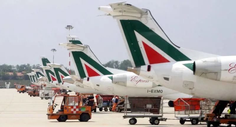 I sindacati difendono Alitalia sul web: "Prodi non chiuderla"