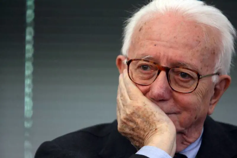 È morto Enzo Biagi 
Napolitano: "Voce di libertà"