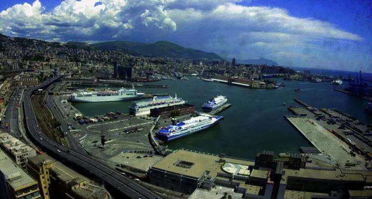 Il sindaco lancia la crociata della laicità