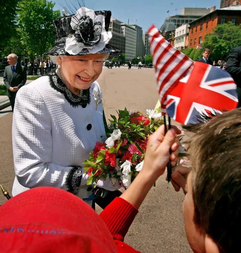 Paradossi: l’Unione europea 
toglie ai poveri per dare ai re