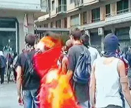 Carlo, il pacifista con il passamontagna