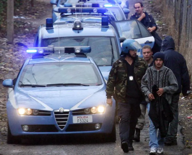 Minori schiavizzati: 25 rom in manette