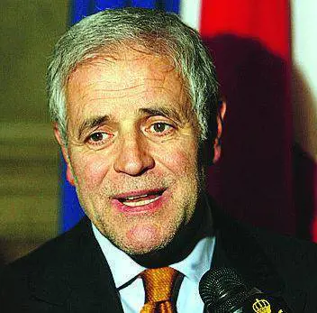 Alitalia, Formigoni lascia a terra Air France