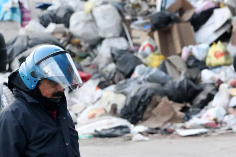 Allarme rifiuti, l'emergenza continua