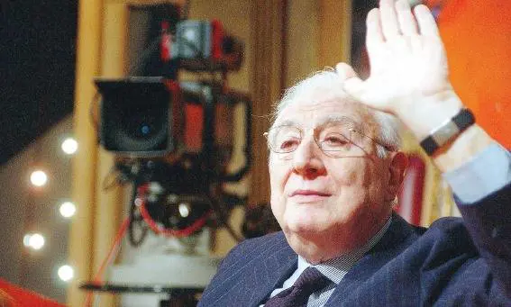 Cossiga reo confesso: "Aiutai la Sciarelli e Bianca Berlinguer"