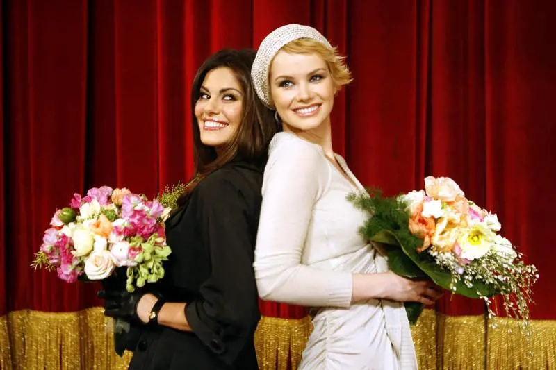 Sanremo, la bionda e la bruna vallette a sere alterne