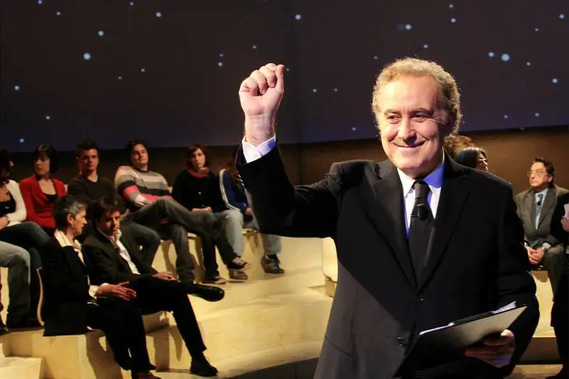 Tv, Calabrò: "Basta processi mediatici" 
Santoro: richiamo. Multe a Tg1 e Tg5
