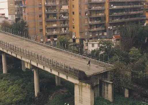 L'Italia è bloccata 
come in questa foto