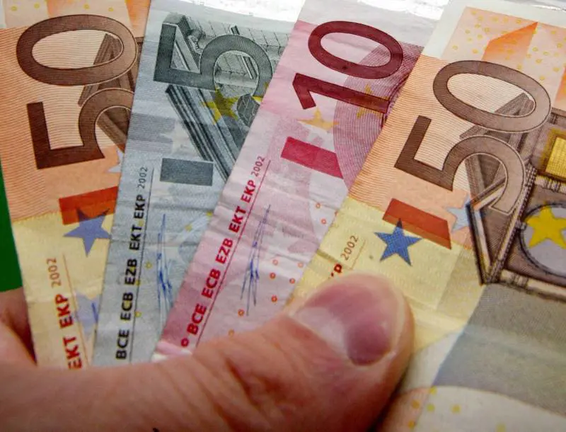 Le buste paga al Nord valgono la metà
