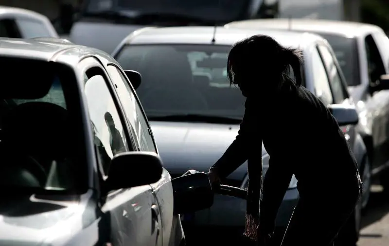 Benzina a quota 1,4 
Codacons: stangata 
da 150 euro a testa