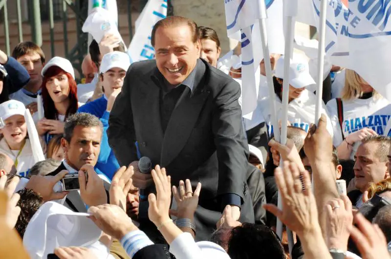 Berlusconi: l'unico voto utile è per il Pdl