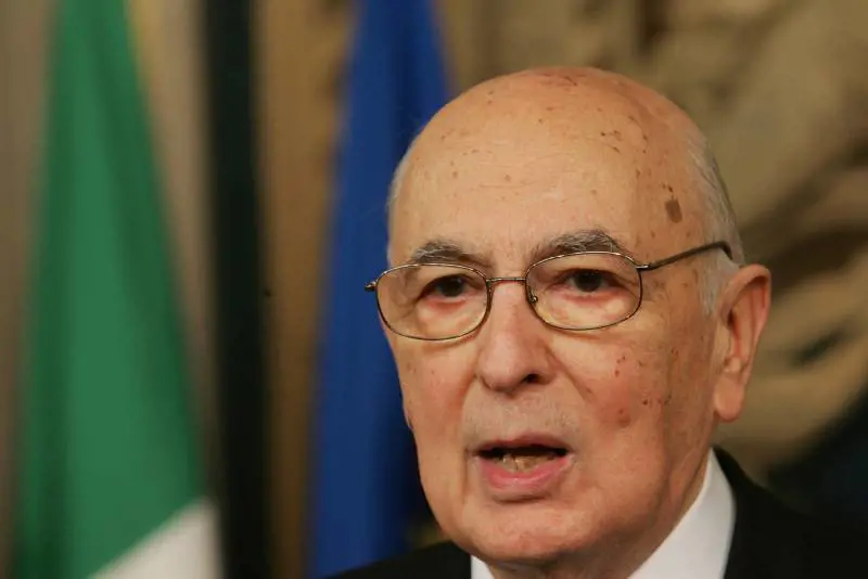Napolitano: "Politici, 
fate discorsi più brevi"
