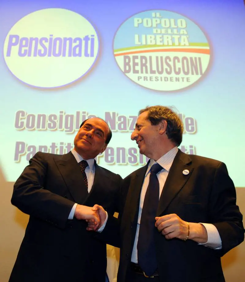 Berlusconi: "A sinistra solo candidati spot"