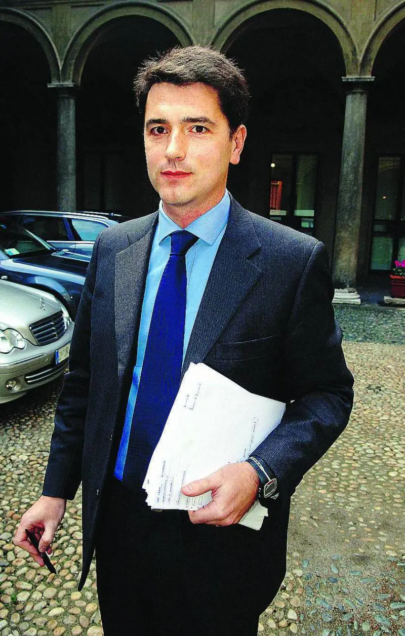 Algebris non molla: Serra vuole un  sindaco nel collegio  Generali