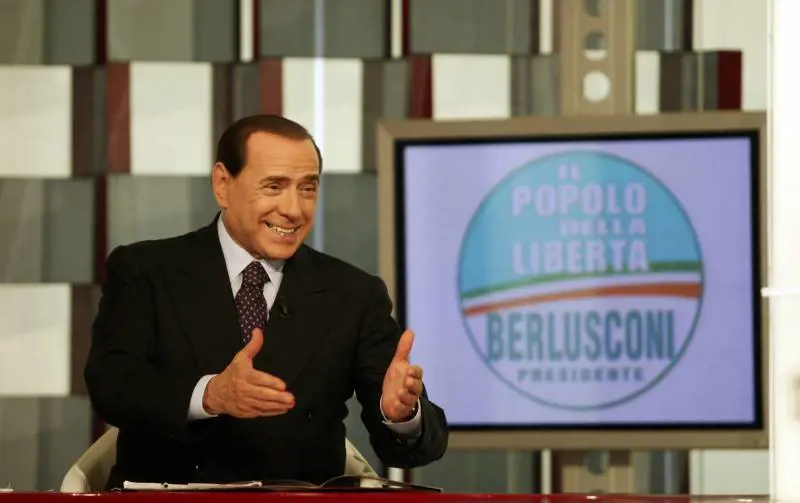 Duello tv, scontro tra Veltroni e Berlusconi