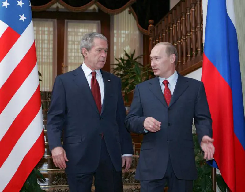 Bush e Putin, finita l'epoca dei nemici