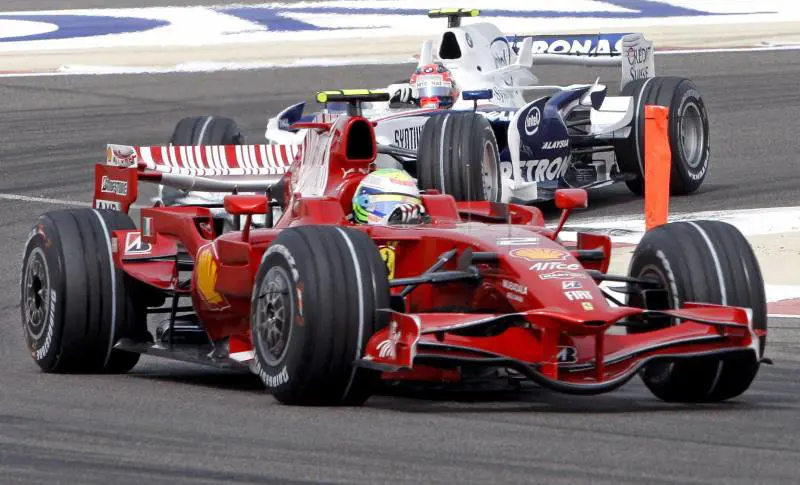 Ferrari show in Barhein primo Massa, secondo Kimi. Hamilton ko