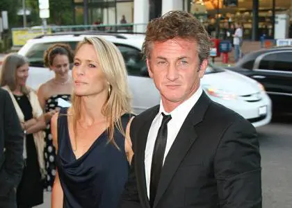 Sean Penn riconquista la moglie