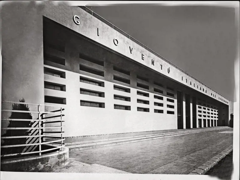 La schiera di architetti 
"formati" dal fascismo