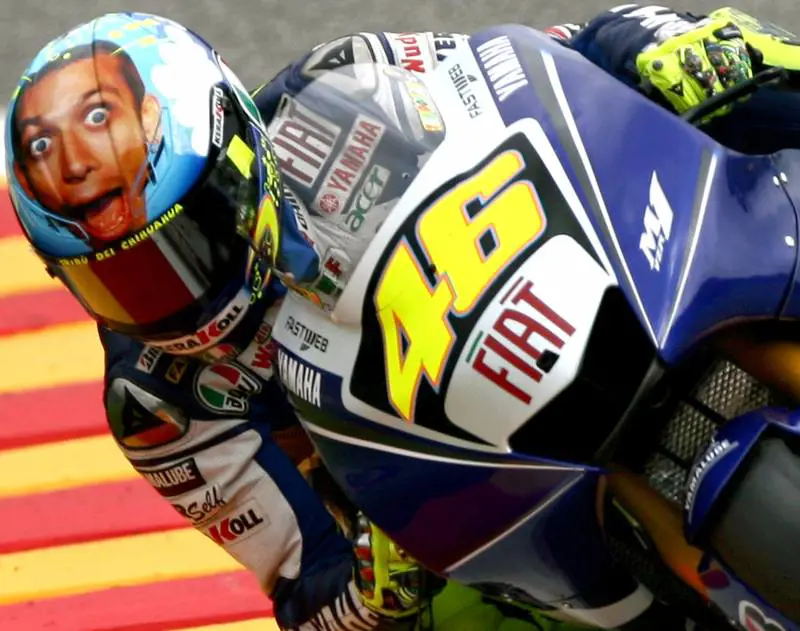 Mugello: Rossi domina, 
gli altri all'inseguimento