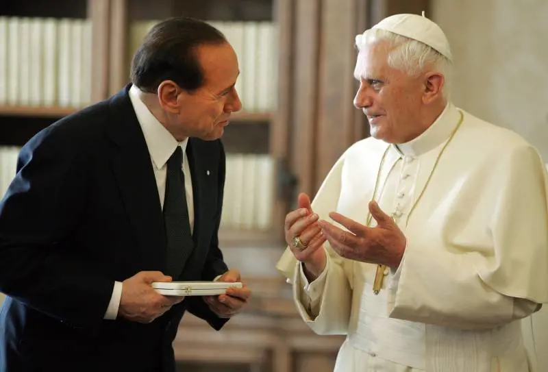 Berlusconi dal Papa: "Piena sintonia"